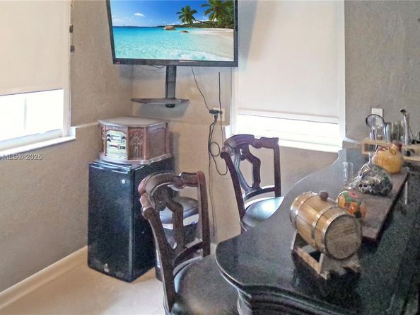 841 NE 139th St, North Miami FL 33161