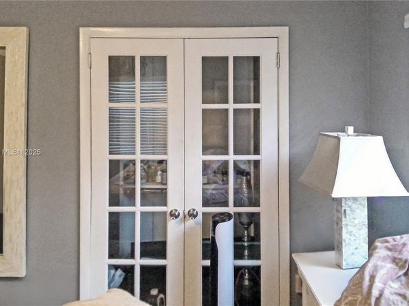 841 NE 139th St, North Miami FL 33161