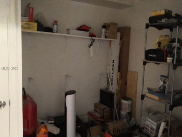 841 NE 139th St, North Miami FL 33161