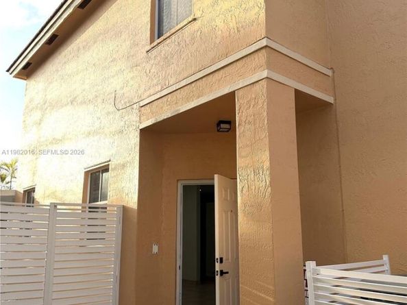 6955 SW 148th Ln, Davie FL 33331