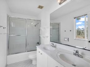 1386 Canary Island Dr, Weston FL 33327