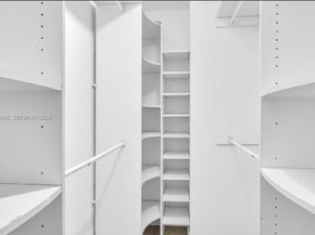 1386 Canary Island Dr, Weston FL 33327