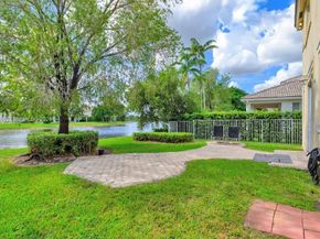 1386 Canary Island Dr, Weston FL 33327