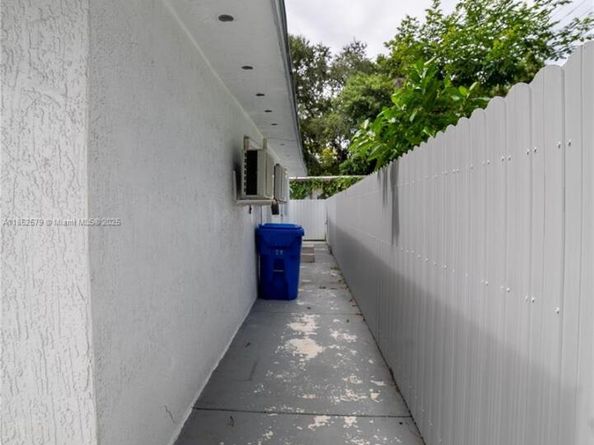 2501 NW 22nd Ave, Miami FL 33142