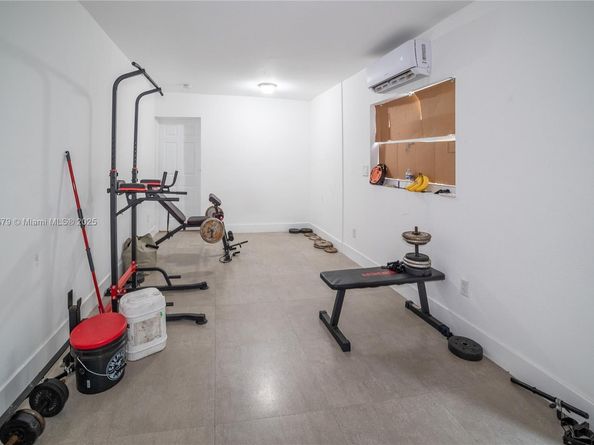 2501 NW 22nd Ave, Miami FL 33142