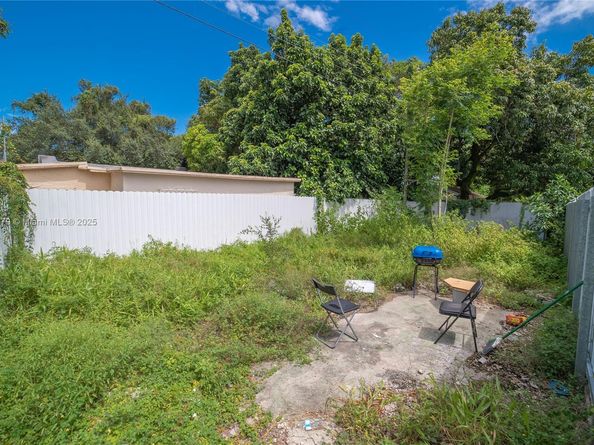 2501 NW 22nd Ave, Miami FL 33142