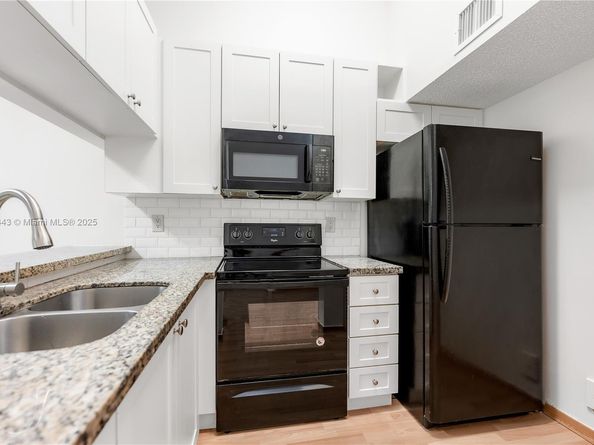 14006 SW 90th Ter 14006, Miami FL 33186