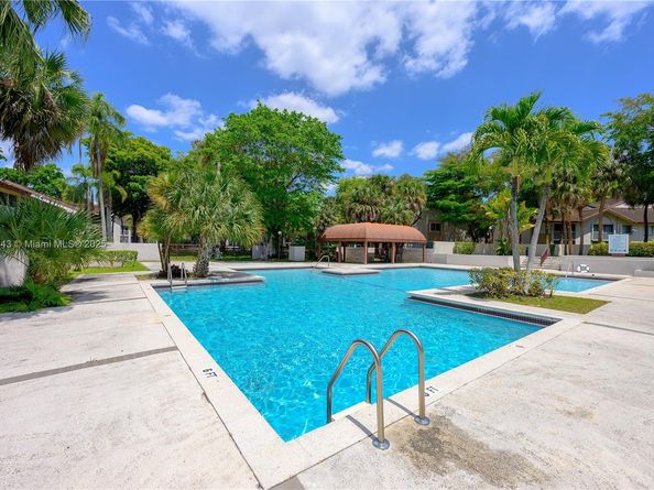 14006 SW 90th Ter 14006, Miami FL 33186
