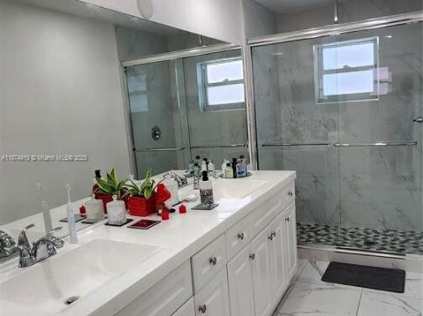9829 SW 221st St, Cutler Bay FL 33190