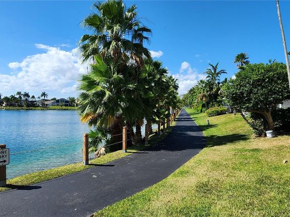 9829 SW 221st St, Cutler Bay FL 33190