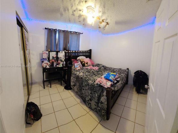 9829 SW 221st St, Cutler Bay FL 33190