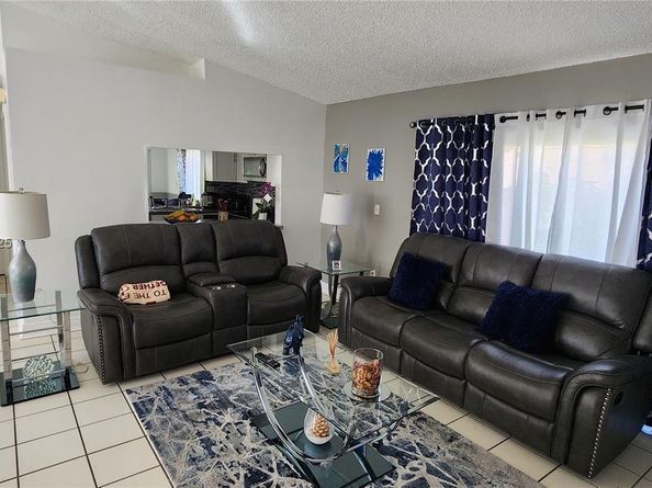 9829 SW 221st St, Cutler Bay FL 33190