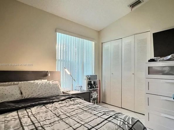 317 NW 109th Ave, Pembroke Pines FL 33026