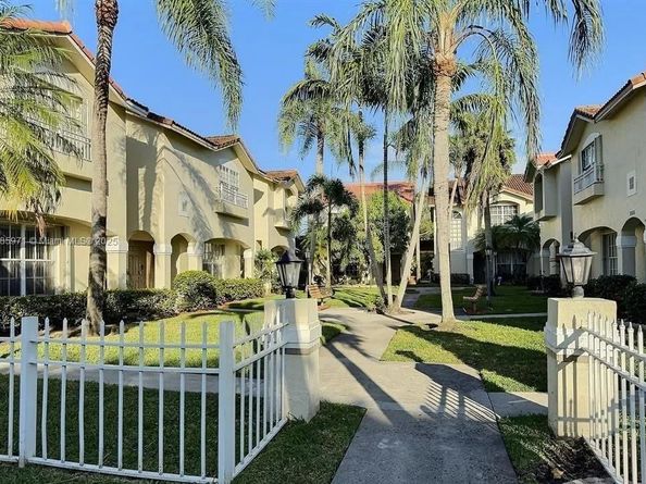 317 NW 109th Ave, Pembroke Pines FL 33026