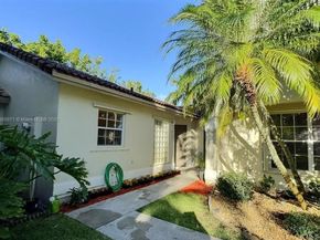 317 NW 109th Ave, Pembroke Pines FL 33026