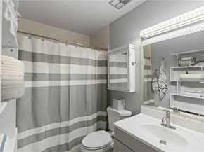21200 Harbor Way 11811, Aventura FL 33180