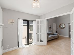 21200 Harbor Way 11811, Aventura FL 33180