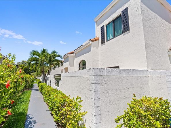 21200 Harbor Way 11811, Aventura FL 33180