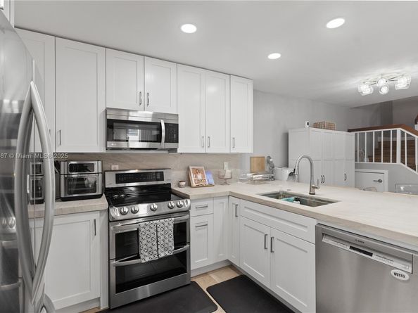 21200 Harbor Way 11811, Aventura FL 33180