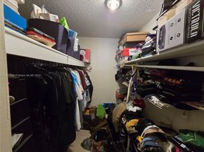 498 NW 165th St Rd D405, Miami FL 33169