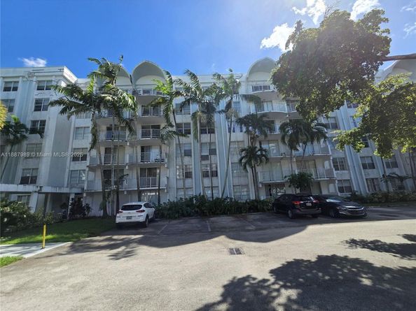 498 NW 165th St Rd D405, Miami FL 33169