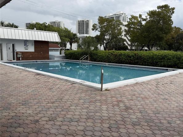 3550 NE 169th St 107 + 40ft Dock, North Miami Beach FL 33160