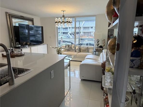 3550 NE 169th St 107 + 40ft Dock, North Miami Beach FL 33160