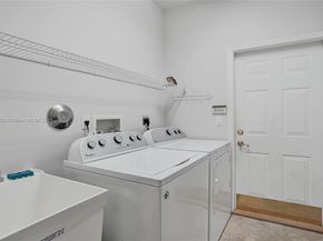 2553 Jardin Mnr, Weston FL 33327