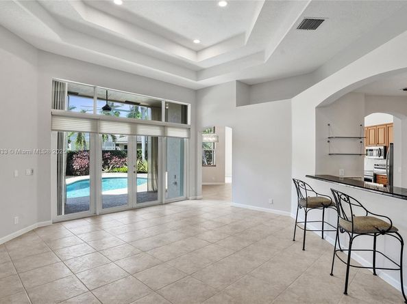 2553 Jardin Mnr, Weston FL 33327