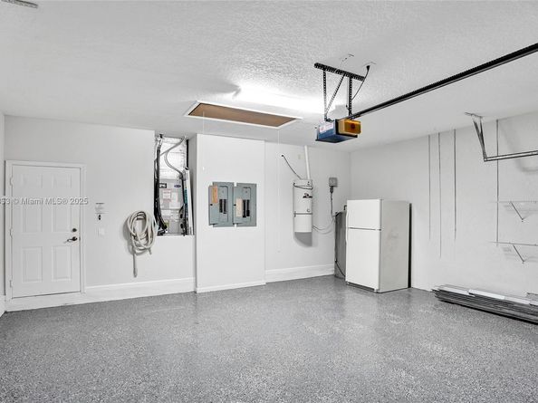 2553 Jardin Mnr, Weston FL 33327