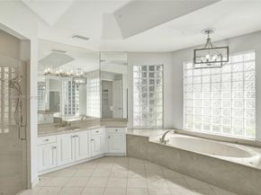 2553 Jardin Mnr, Weston FL 33327