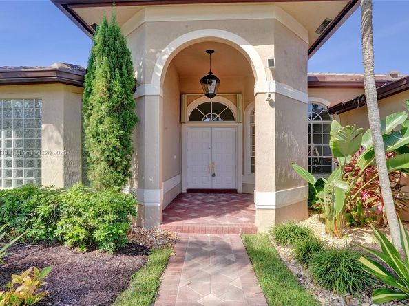 2553 Jardin Mnr, Weston FL 33327