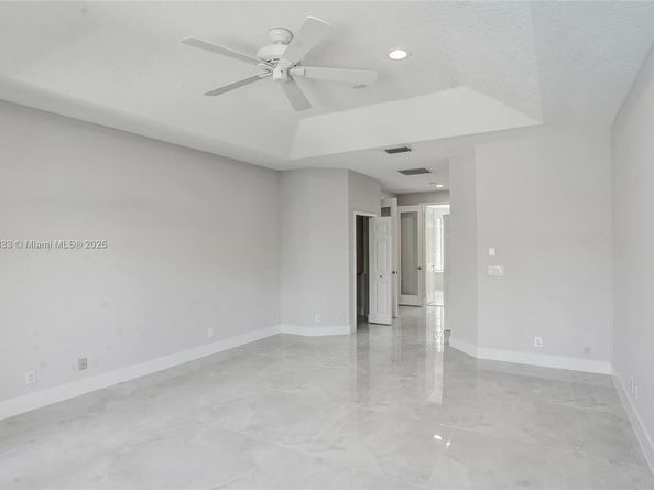2553 Jardin Mnr, Weston FL 33327