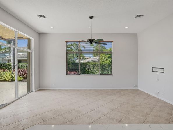 2553 Jardin Mnr, Weston FL 33327