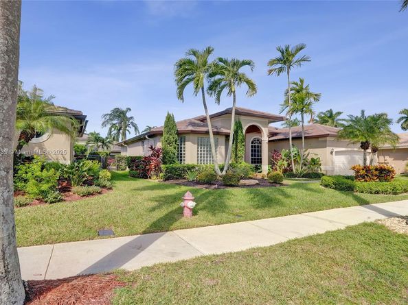 2553 Jardin Mnr, Weston FL 33327