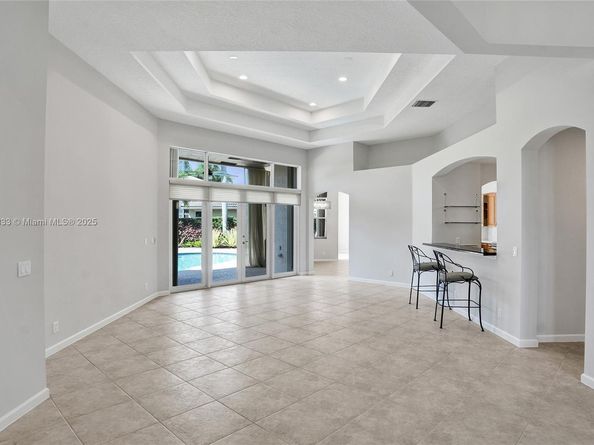 2553 Jardin Mnr, Weston FL 33327