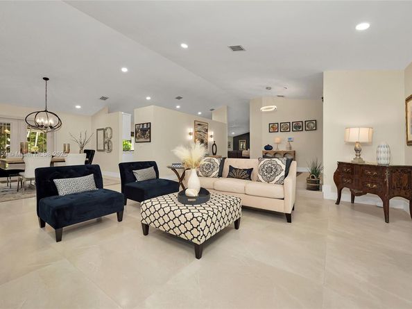 8375 SW 78th St, Miami FL 33143