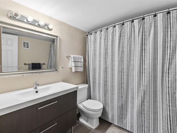 9 NE 19th Ct 219C, Wilton Manors FL 33305