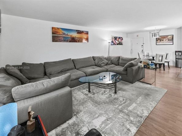 9 NE 19th Ct 219C, Wilton Manors FL 33305