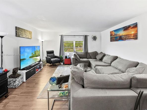 9 NE 19th Ct 219C, Wilton Manors FL 33305