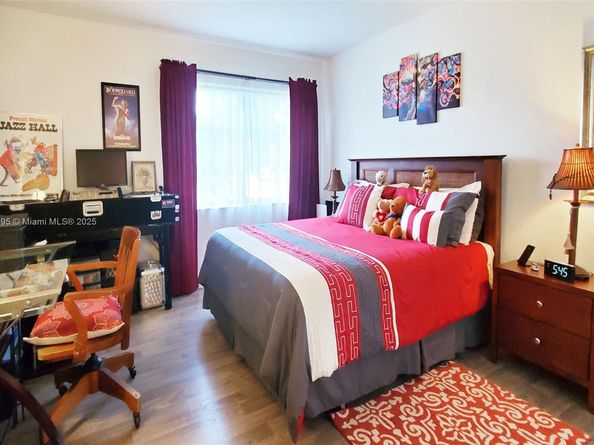 9 NE 19th Ct 219C, Wilton Manors FL 33305