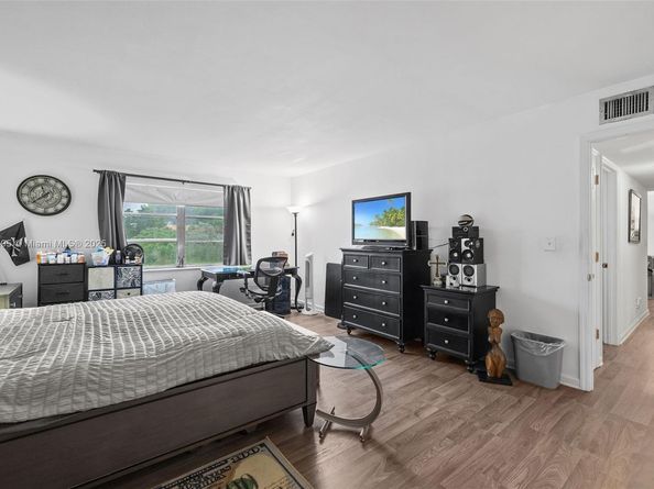9 NE 19th Ct 219C, Wilton Manors FL 33305
