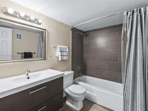 9 NE 19th Ct 219C, Wilton Manors FL 33305
