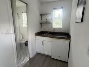 907 Monterey St, Coral Gables FL 33134
