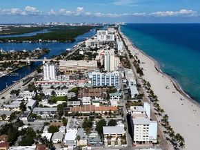 2005 Jefferson St 205, Hollywood FL 33020