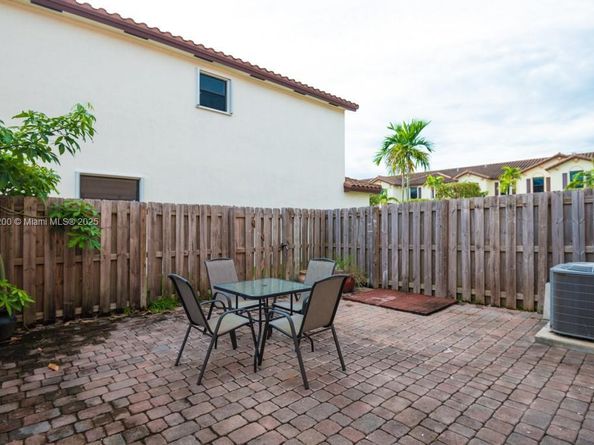 108 SE 34th Ter, Homestead FL 33033