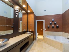 888 Brickell Key Dr PH2802, Miami FL 33131