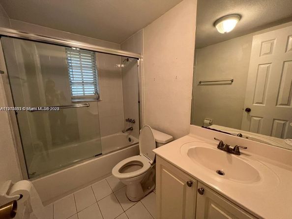 Undisclosed Address #A11915803, Miami FL 33173