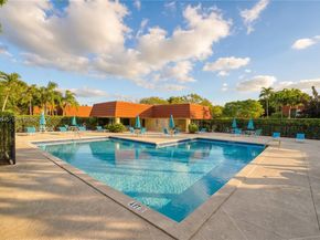 752 NW 98th Way, Plantation FL 33324