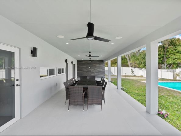 4901 S Grant St, Hollywood FL 33021